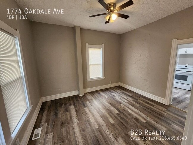 Building Photo - 1774 Oakdale Ave
