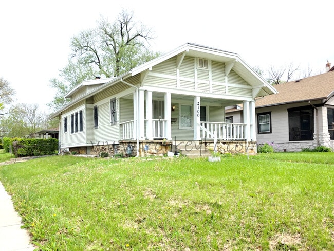 Building Photo - 2100 E 58th St