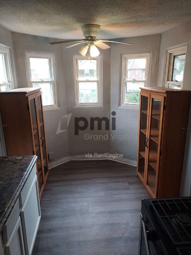 Building Photo - 328 E Kellar Ln