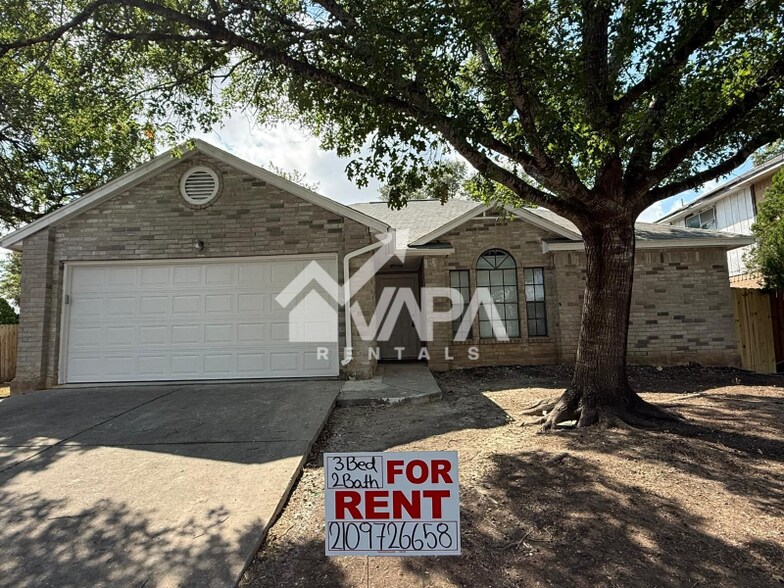 Building Photo - 5215 Fountain Lake Dr