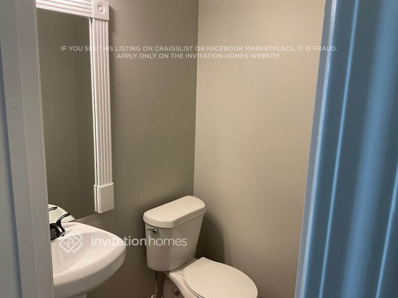 Building Photo - 989 Field View Dr