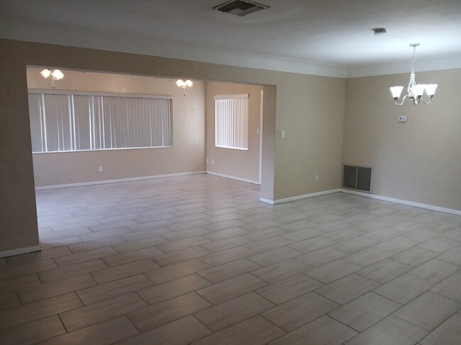 Building Photo - 5682 45th Ave N