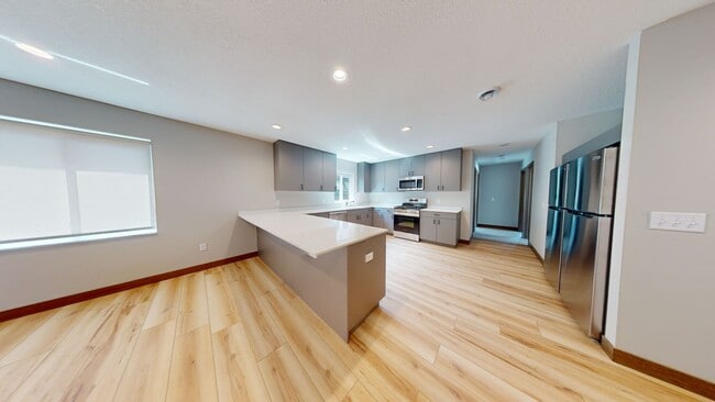 Building Photo - 869 19th Ave SE