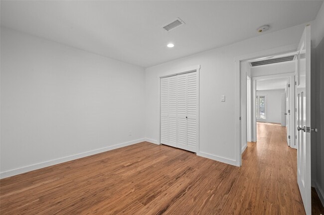 Building Photo - 4702 Bayou Vista Dr