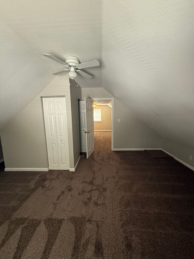 Building Photo - Austintown, Updated 3/4 Bedroom, 1 1/2 Bat...