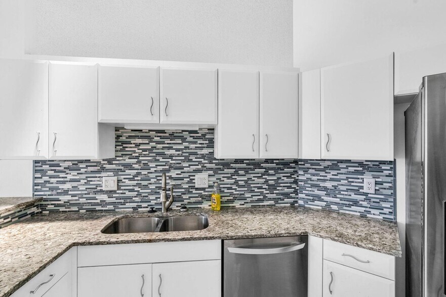 Building Photo - 12382 Pleasant Green Way