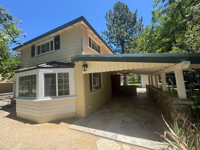 Building Photo - 3 dwelling property located in Rio Linda