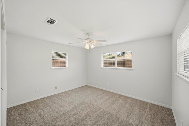 Building Photo - 10503 Shadow Wood Dr