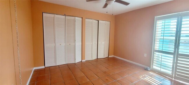 Building Photo - 4900 38th Way S