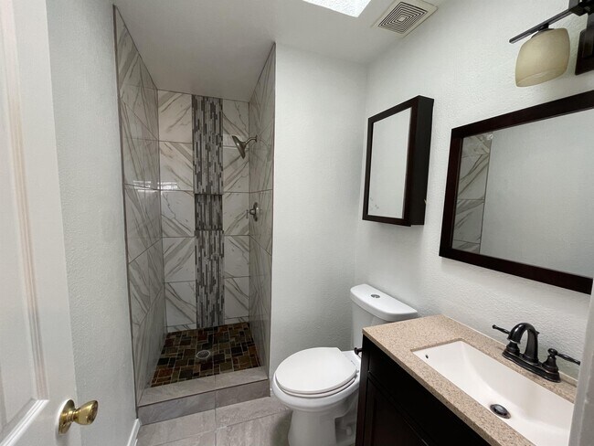 Building Photo - 11815 David Forti Dr