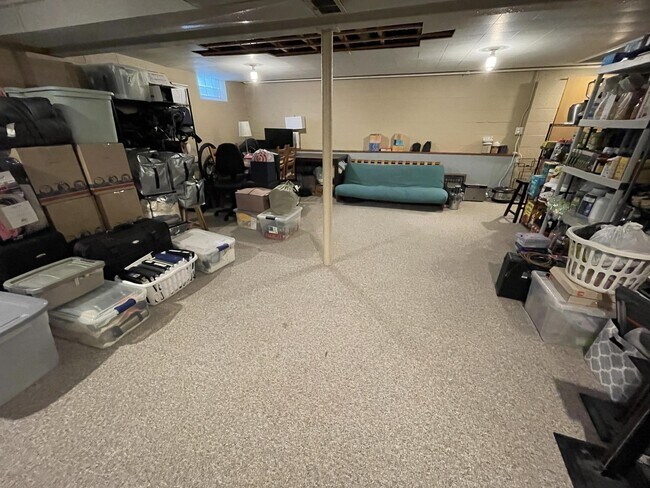Building Photo - 1708 Howlett Ln