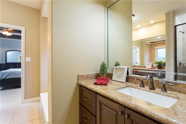Building Photo - 1316 Poblano Ln