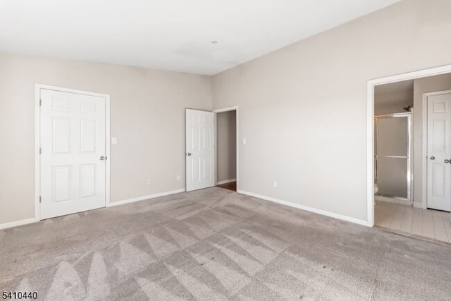 Building Photo - 90 Crestview Ln