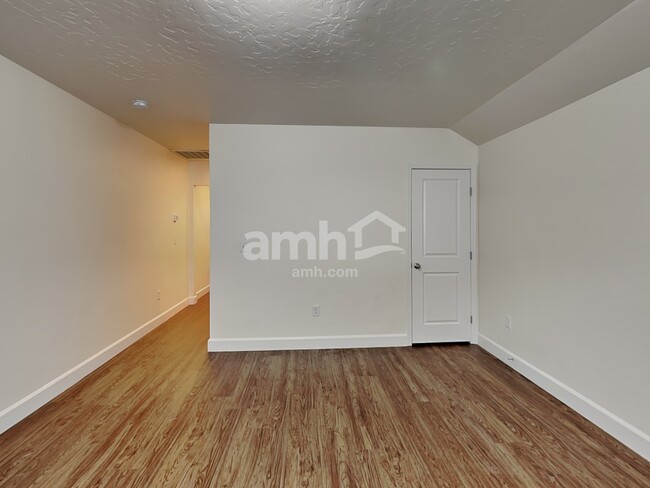 Building Photo - 245 E Sicily Dr