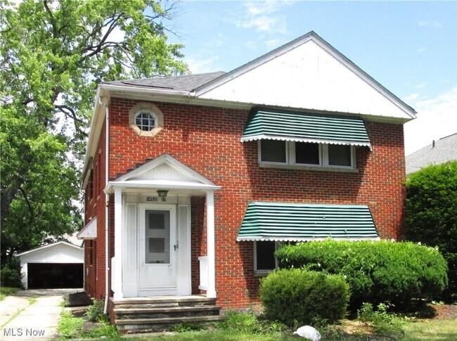 Primary Photo - 14535 Cedar Rd