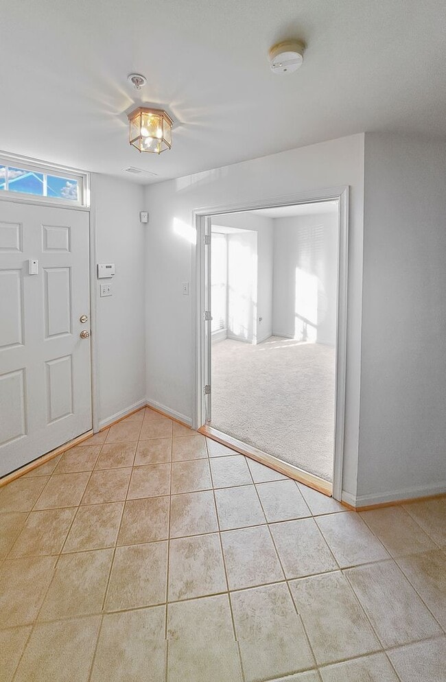 Building Photo - 3074 Esser Pl