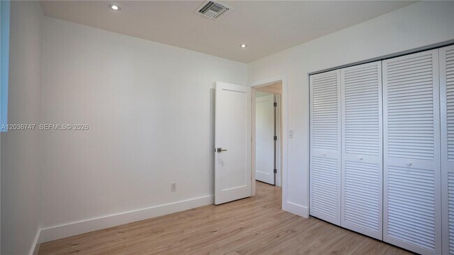 Building Photo - 15340 SW 85th Ave