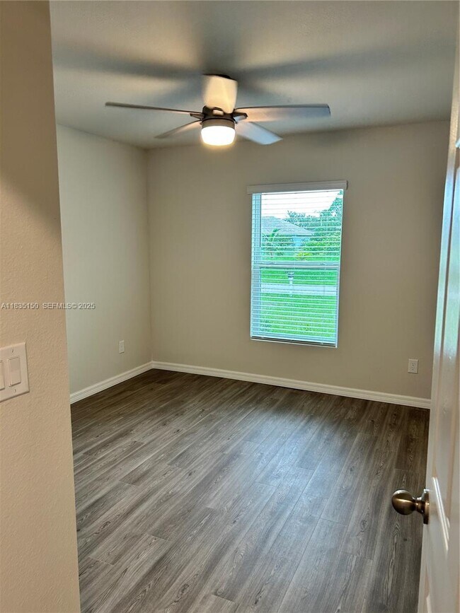 Building Photo - 3415 20th St W