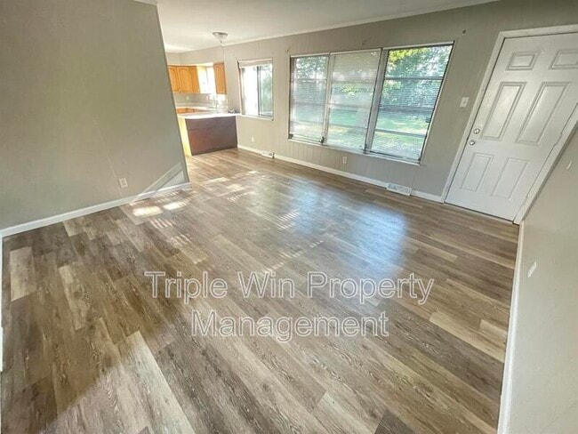 Building Photo - 11930 N Ranch Dr