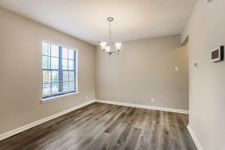 Building Photo - 6722 Foxfire Dr
