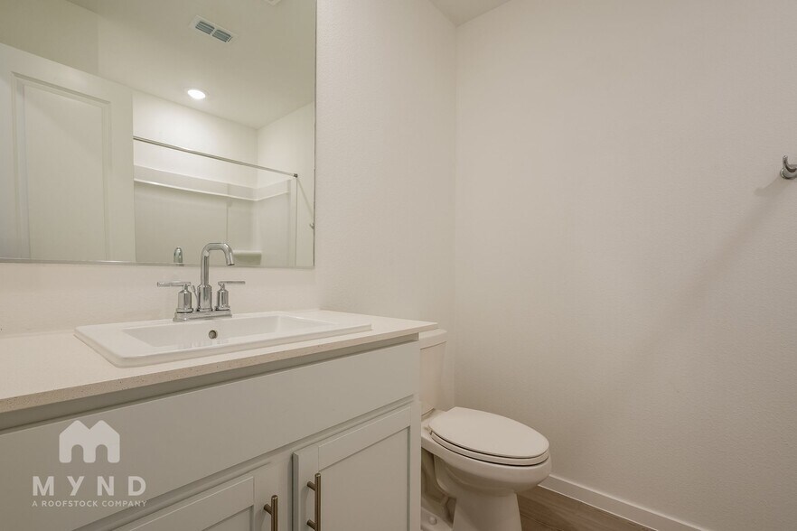 Building Photo - 2712 Mistwood Dr