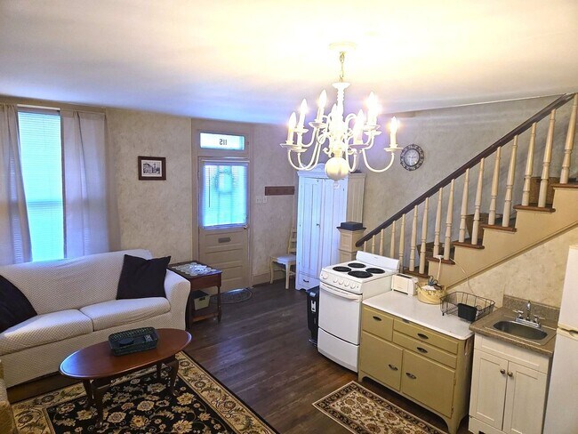 Building Photo - 115 S Potomac St