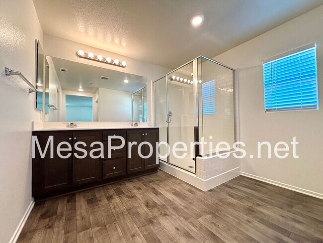 Building Photo - 14173 Mustang Cir