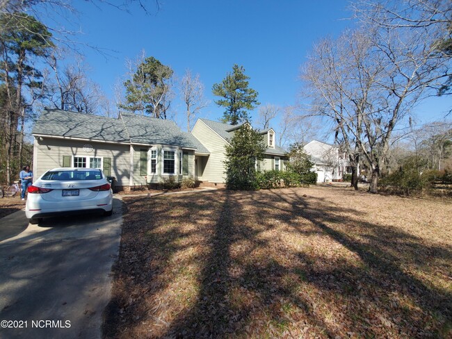 Building Photo - 3811 Canterbury Rd