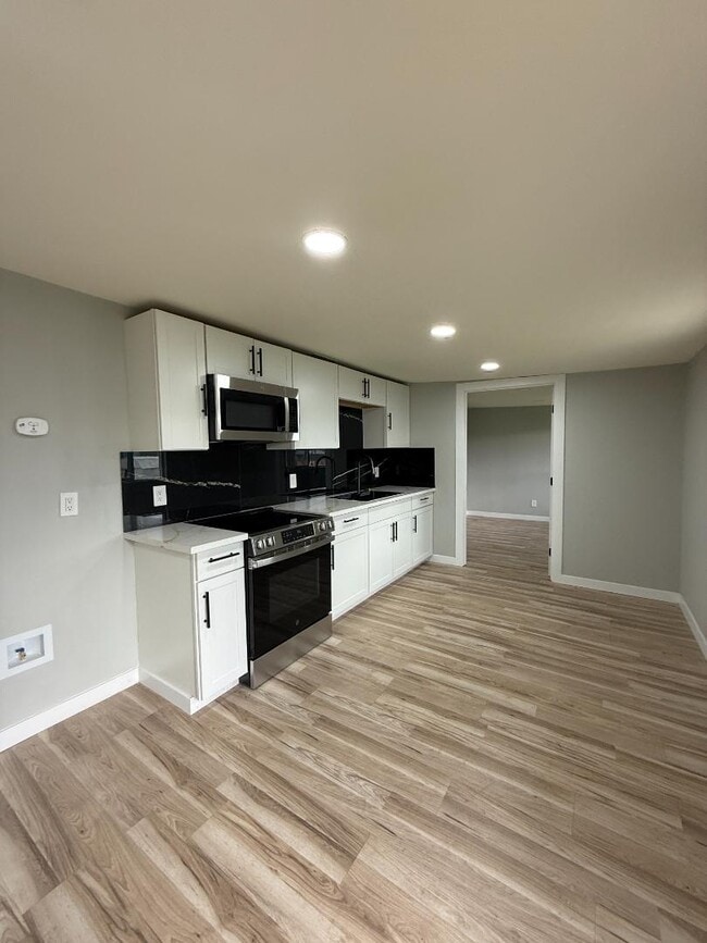 Building Photo - 3106 High St