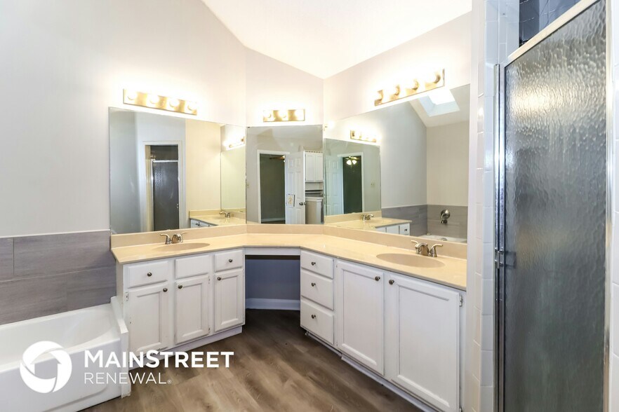 Building Photo - 4462 Garrison Ave