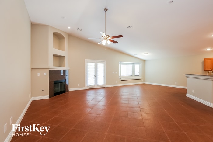 Building Photo - 6236 Little Elm St