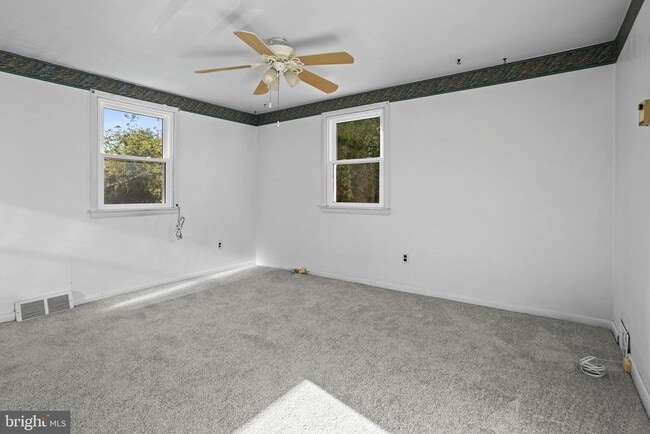 Building Photo - 18 Cobblestone Ln
