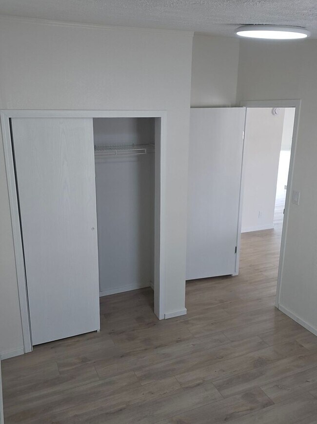 Building Photo - ALL PROSPECTIVE TENANTS MUST SUBMIT A $58 ...
