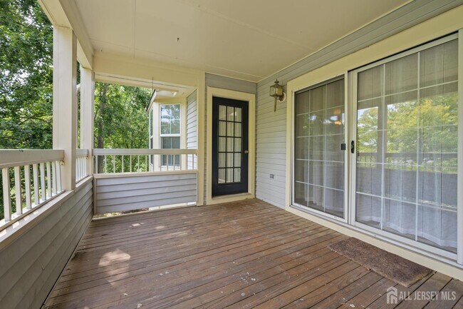 Building Photo - 103 Sequoia Ct