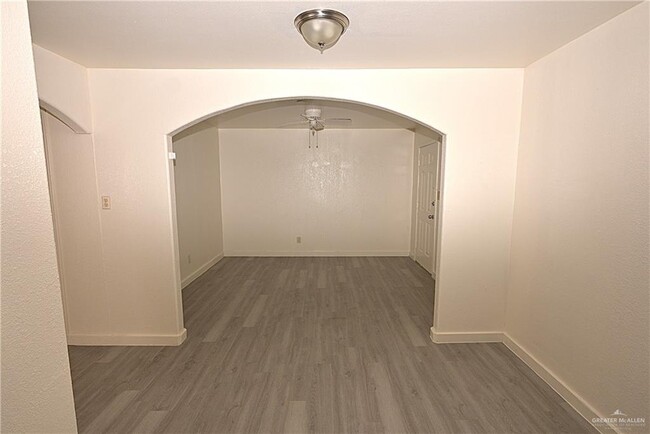 Building Photo - 401 N Bethel St