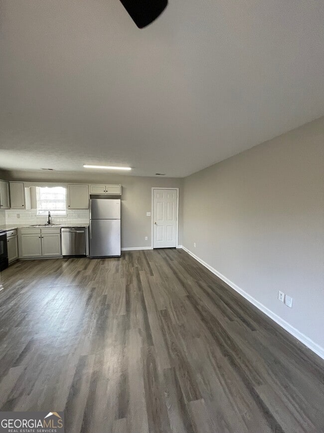 Building Photo - 42 Pope Rd