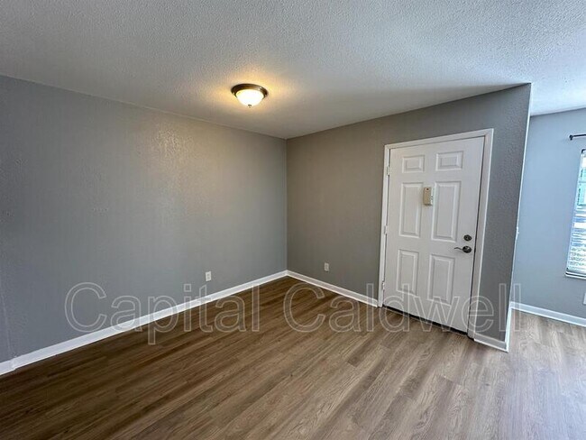 Building Photo - 5440 S MacDill Ave