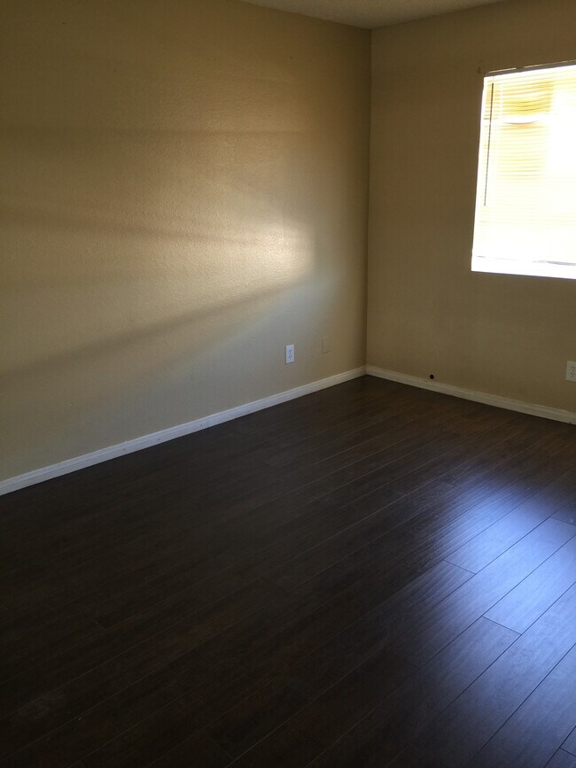 Building Photo - 4216 Middlesex Ave