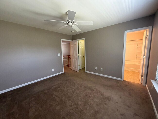 Building Photo - 422 Delta Dr