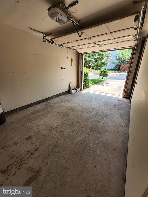 Building Photo - 8612 Sanderling Dr