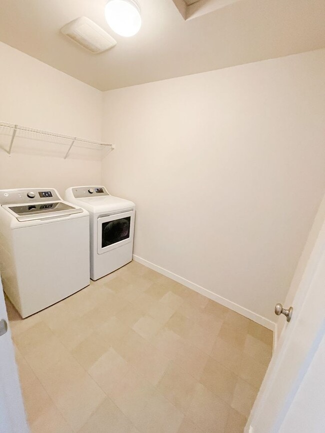 Building Photo - 4 Bedroom Home in Silverdale's Woodbridge Crossing!