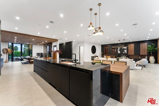 Building Photo - 9031 Alto Cedro Dr