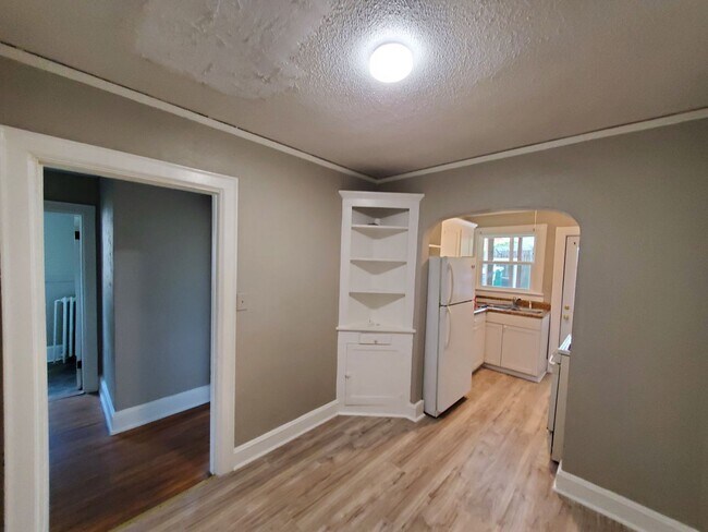 Building Photo - 1418 Park Dr