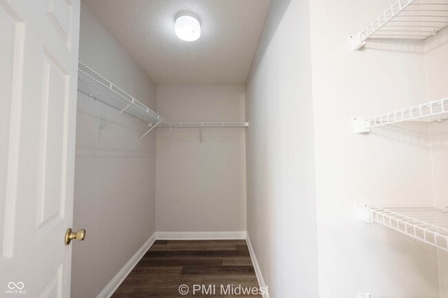 Building Photo - 859 Runnymede Dr