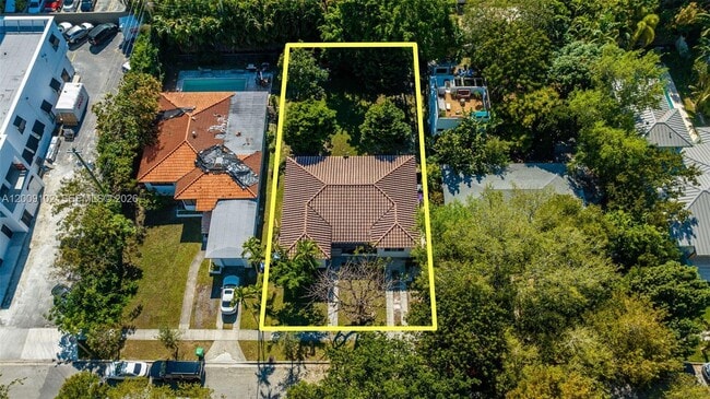 Building Photo - 330 SW 27th Rd