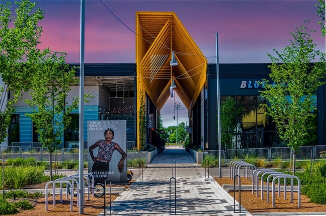 Building Photo - 1141 W 18th St