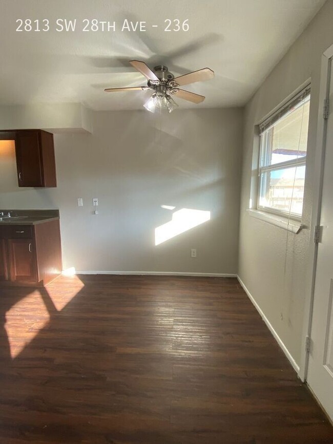 Building Photo - All Bills Paid! $799 Move-in special