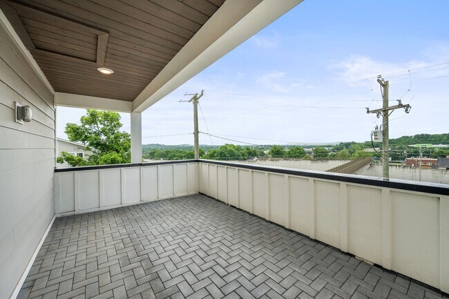 Building Photo - Charlotte Park Home