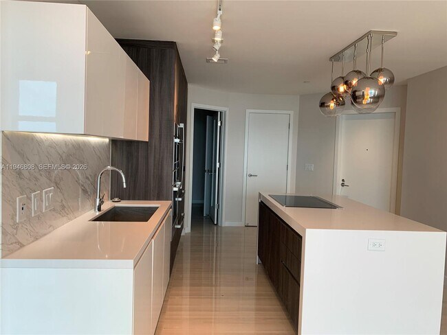 Building Photo - 851 NE 1st Ave