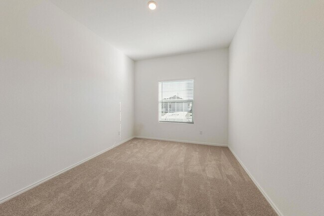 Building Photo - 602 Waterway Ave